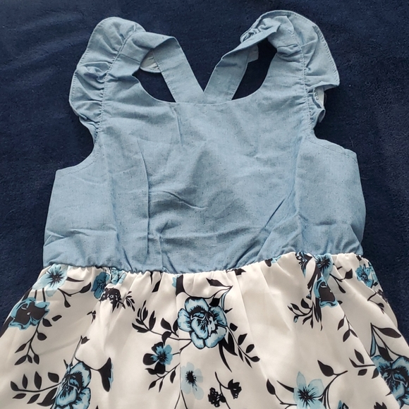 🌟🆕️ Adorable Girls Dress - Picture 2 of 11